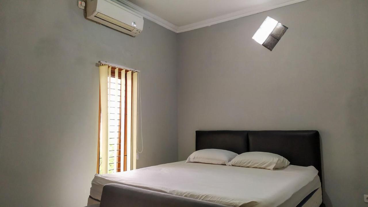 Omah Leren Mitra Reddoorz Near Gembiraloka Zoo Yogyakarta Otel Dış mekan fotoğraf