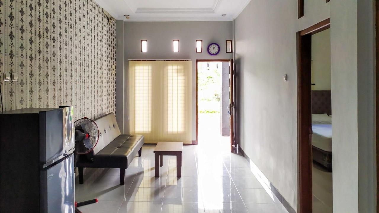 Omah Leren Mitra Reddoorz Near Gembiraloka Zoo Yogyakarta Otel Dış mekan fotoğraf