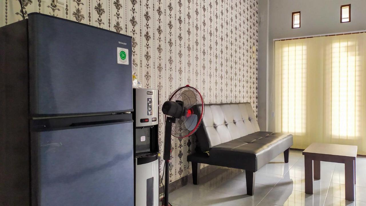 Omah Leren Mitra Reddoorz Near Gembiraloka Zoo Yogyakarta Otel Dış mekan fotoğraf