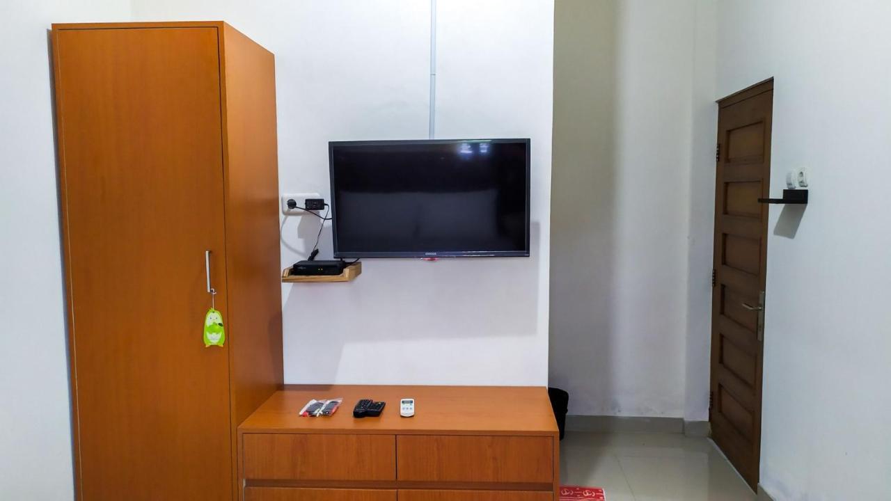 Omah Leren Mitra Reddoorz Near Gembiraloka Zoo Yogyakarta Otel Dış mekan fotoğraf
