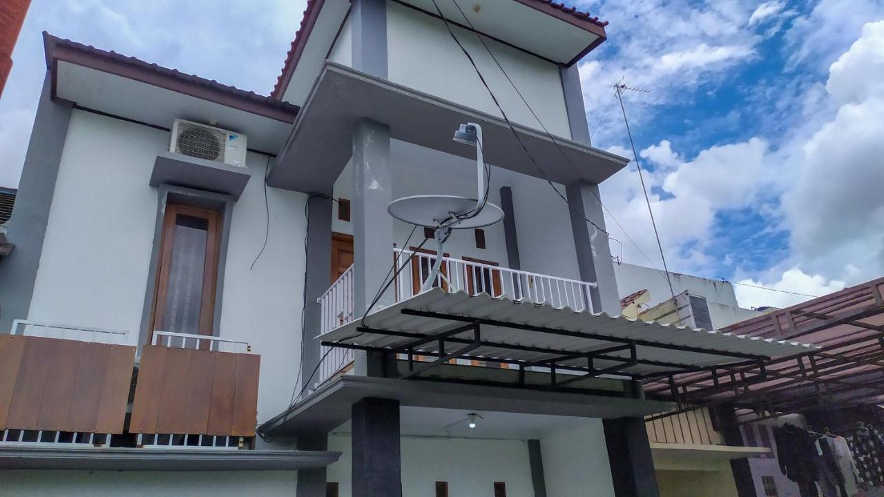 Omah Leren Mitra Reddoorz Near Gembiraloka Zoo Yogyakarta Otel Dış mekan fotoğraf