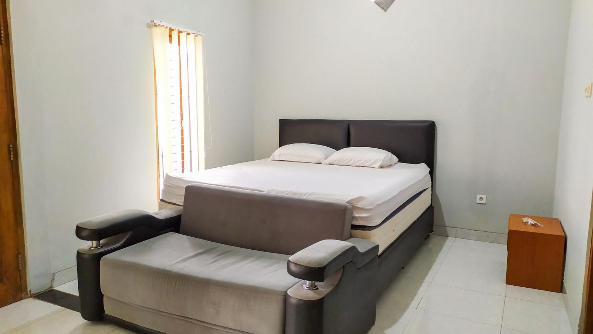 Omah Leren Mitra Reddoorz Near Gembiraloka Zoo Yogyakarta Otel Dış mekan fotoğraf