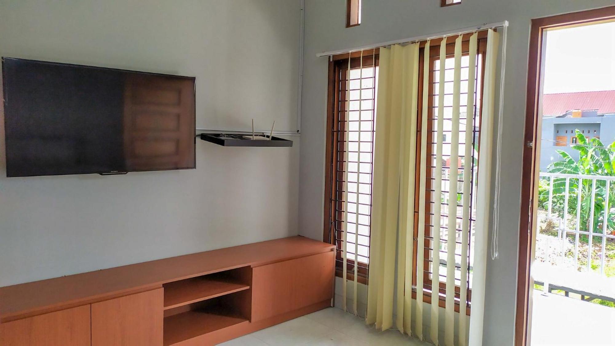 Omah Leren Mitra Reddoorz Near Gembiraloka Zoo Yogyakarta Otel Dış mekan fotoğraf